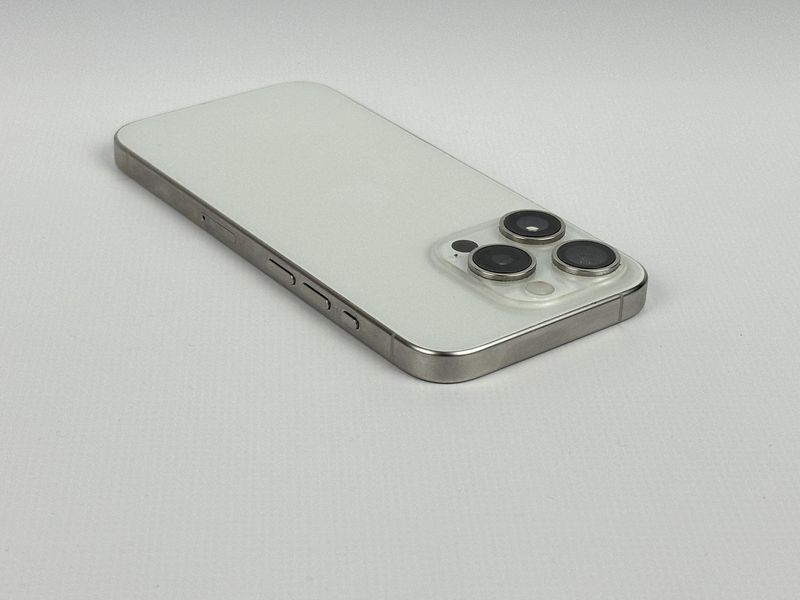 Apple iPhone 15 Pro 128 GB White Titanium Neverlock 2913390263 фото Apple iPhone 15 Pro 128 GB White Titanium Neverlock 2913390263 фото